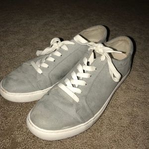 Maurice’s grey sneakers